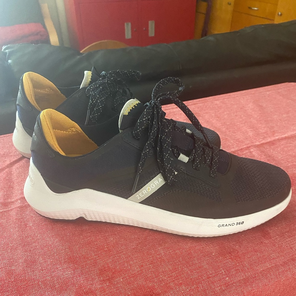 Cole Haan Zerogrand, Grand 360 Tennis shoe, navy, men’s 9, EUC